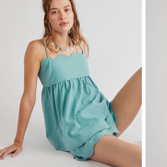 Sweet Scallop Top Green / Blue Calm Waters Spaghetti Straps Size Small NWT - Picture 3 of 14